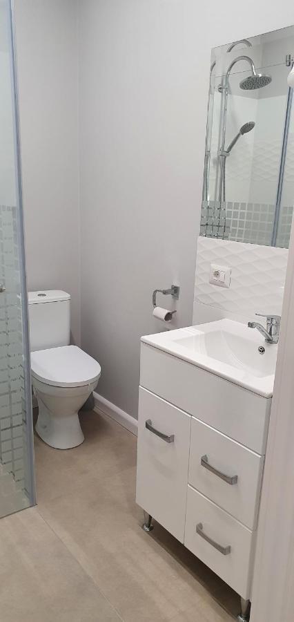 Yla Studio- Piatra Neamt Luaran gambar
